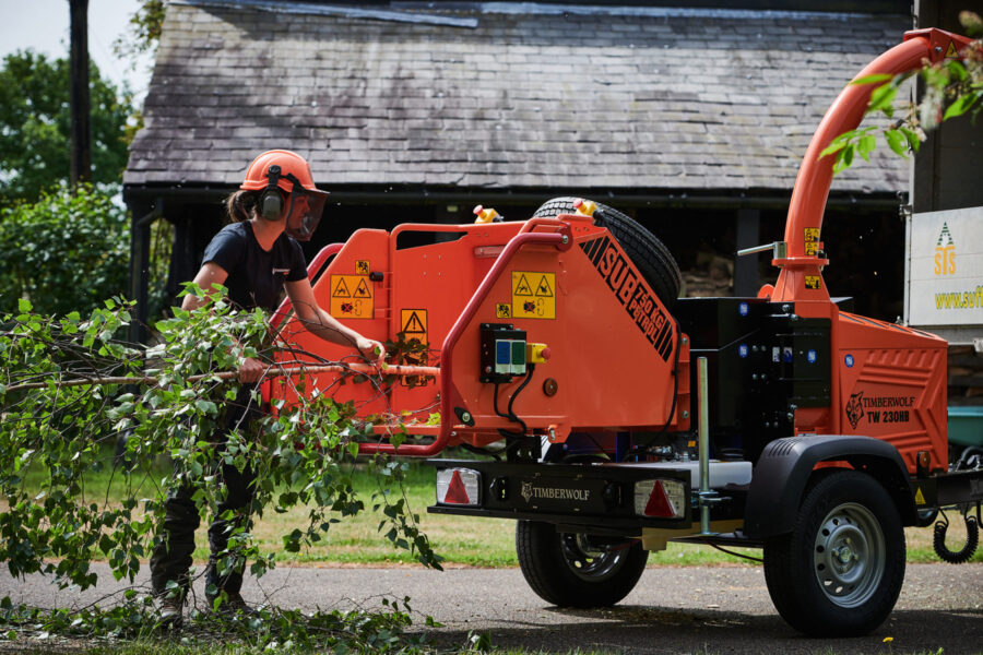 Timberwolf road towable wood chipper TW 230HB Petrol