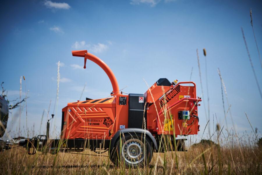 Timberwolf hybrid wood chipper TW 280HB in a field